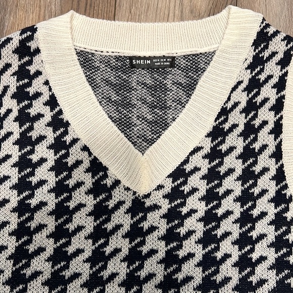 Vest - Picture 3 of 5